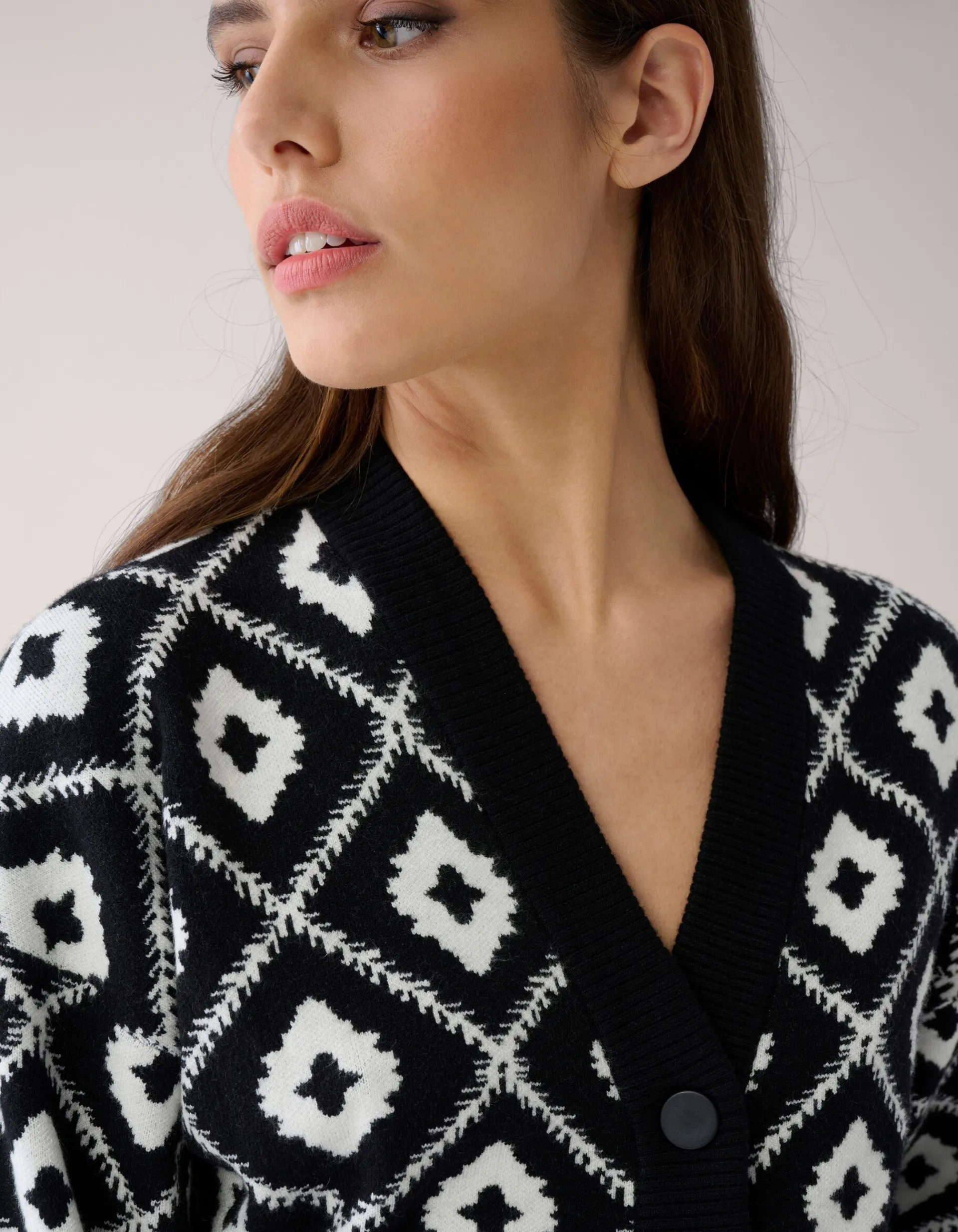 Shoeby Grafisch Cropped Vest Zwart By Mieke<DAMES Truien En Sweaters
