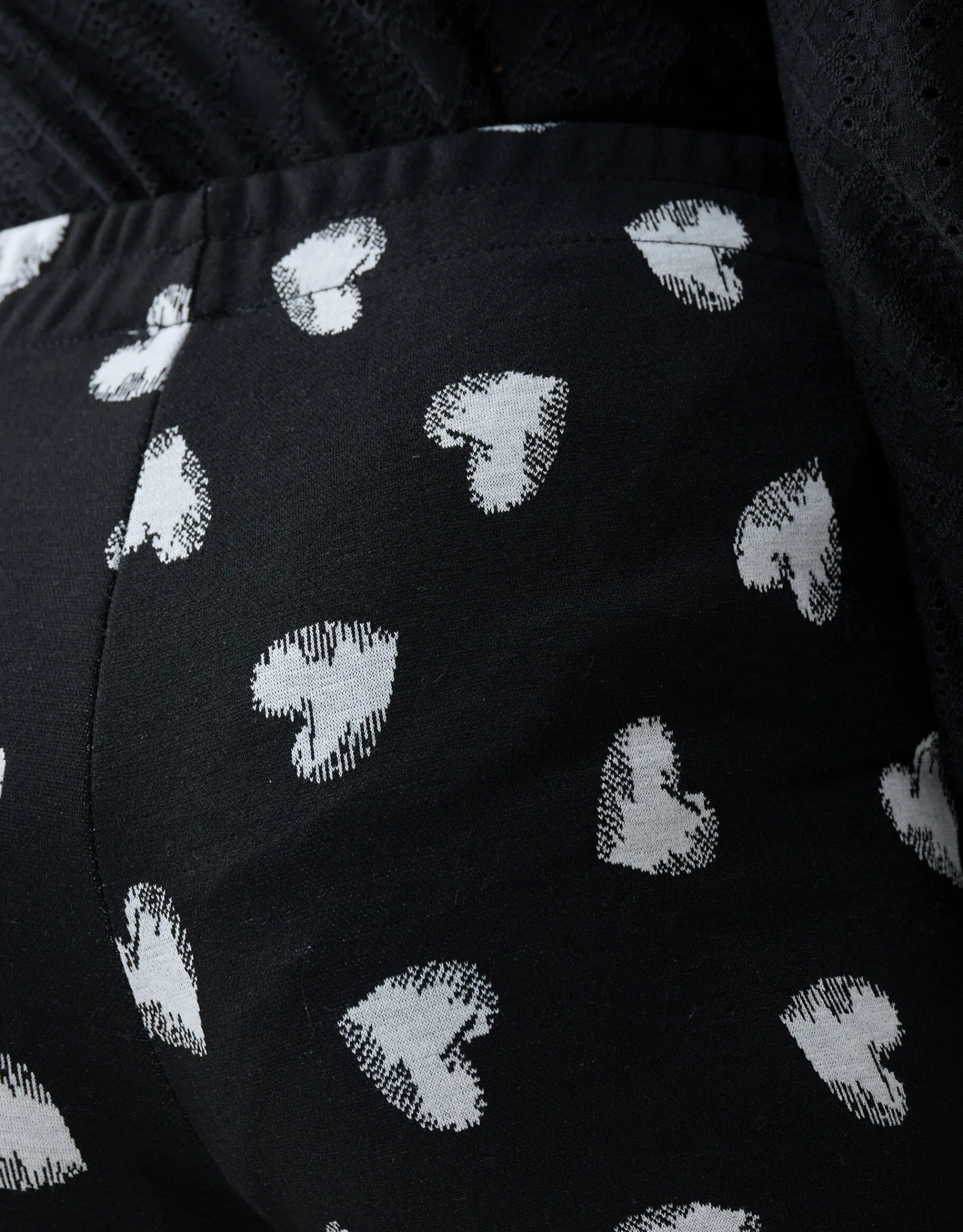 Shoeby Heart Printed Flared Legging Zwart< Broeken