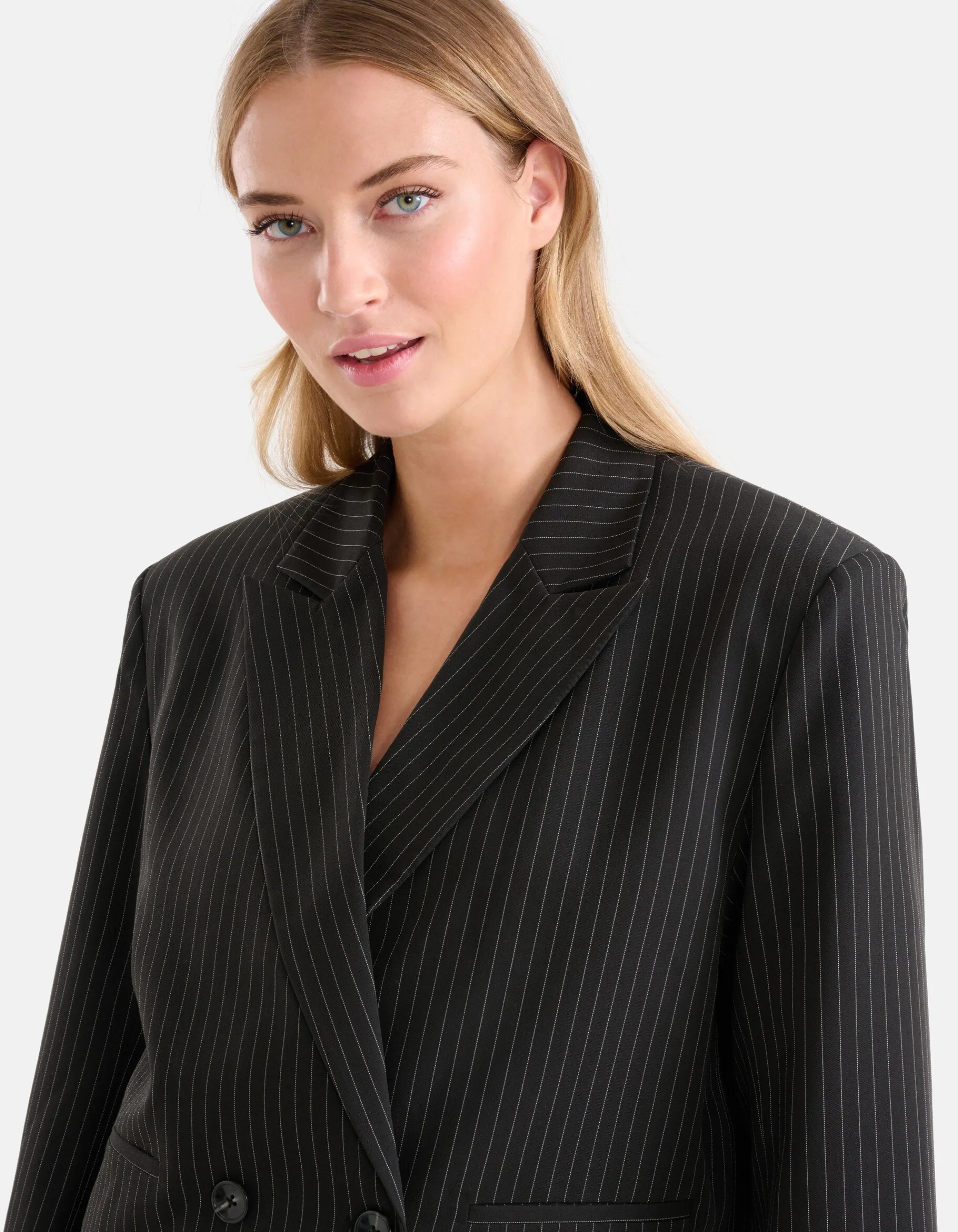 Shoeby Pinstripe Cropped Blazer Zwart<DAMES Blazers