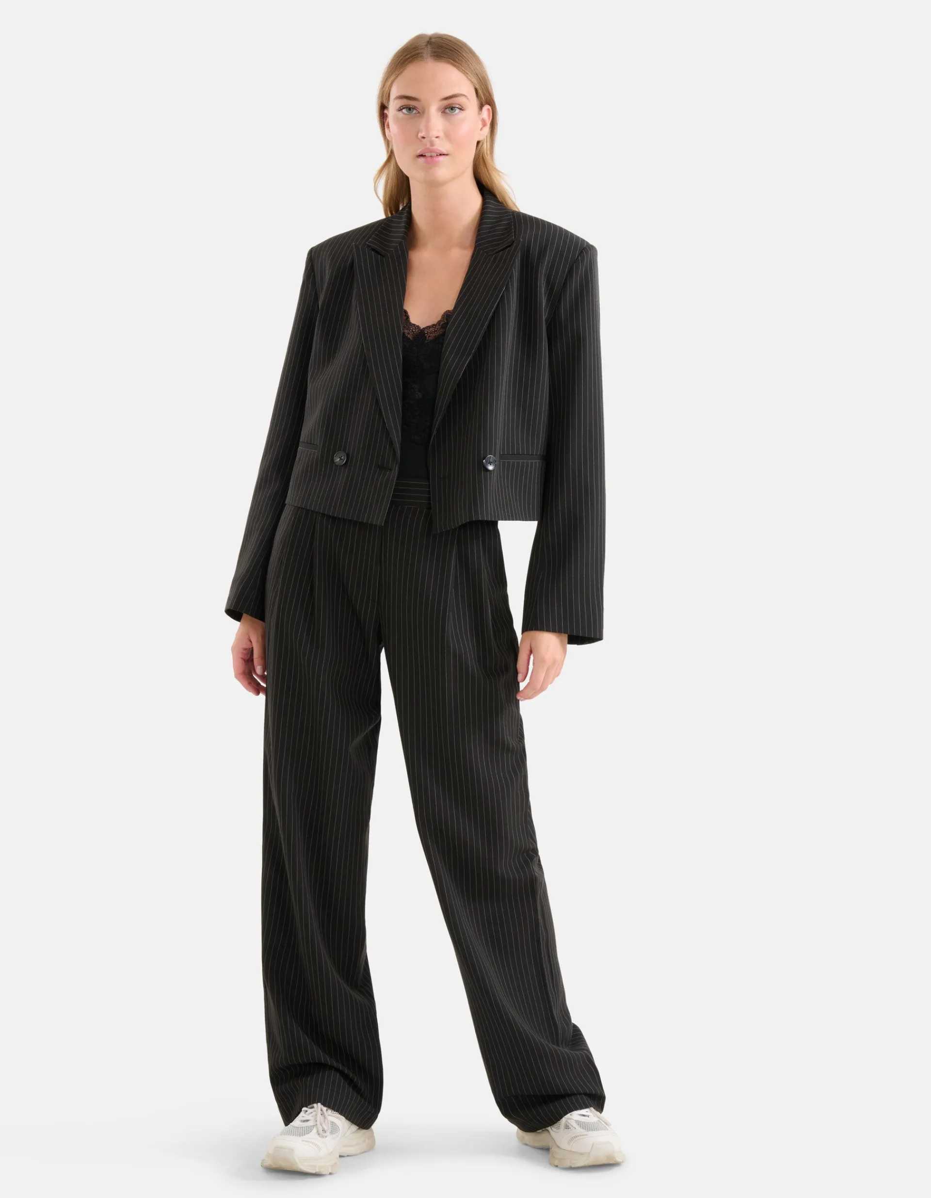 Shoeby Pinstripe Cropped Blazer Zwart<DAMES Blazers
