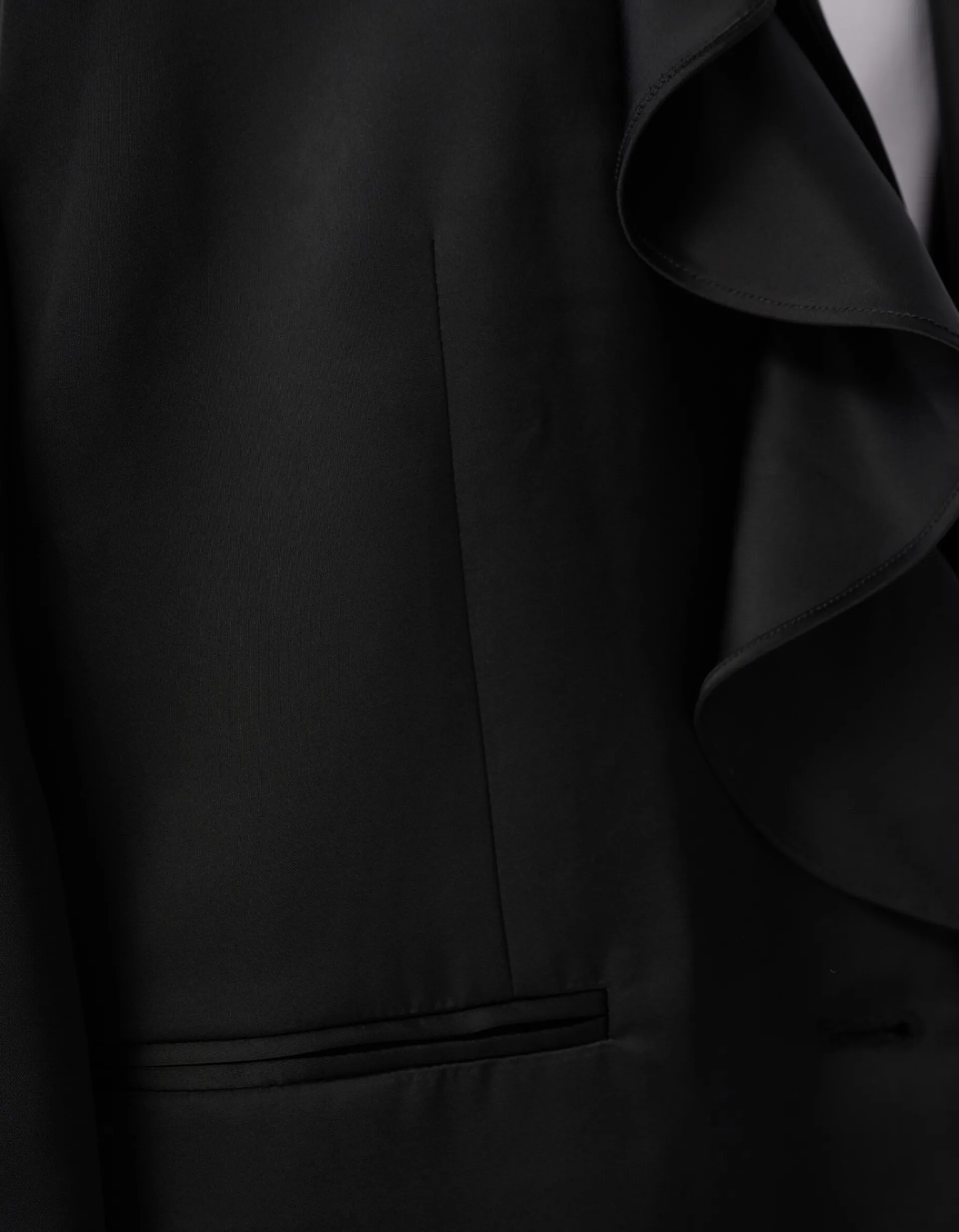 Shoeby Satijnen Ruffle Blazer Zwart<DAMES Blazers
